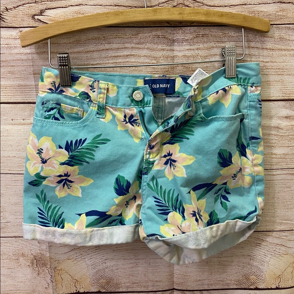 🔥 Old Navy Tropical shorts